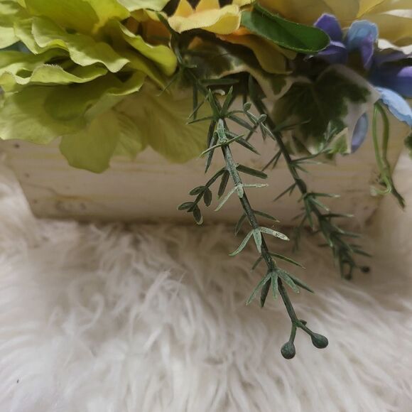 Wooden box of faux flowers - Picture 2 of 7